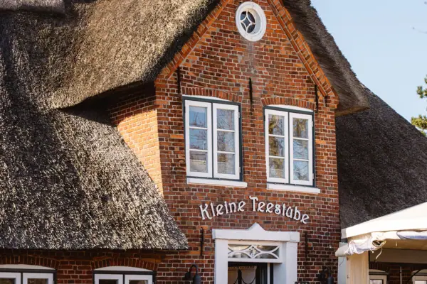 The little tea room in Keitum with a thatched roof