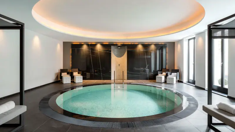 Round pool in a modern SPA area.