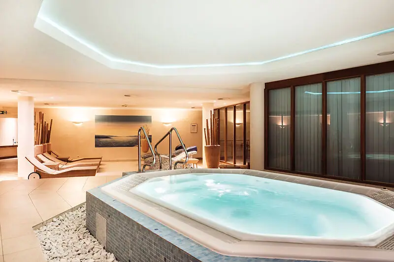 Whirlpool mit Ruhebereich 